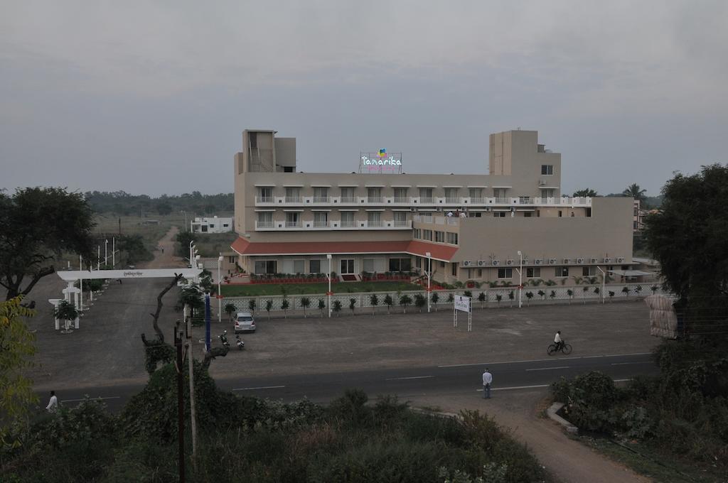 Tanarika Resort Bhusāwal Exteriör bild