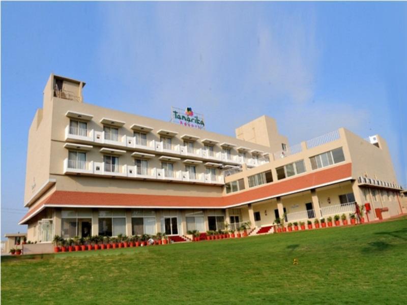 Tanarika Resort Bhusāwal Exteriör bild